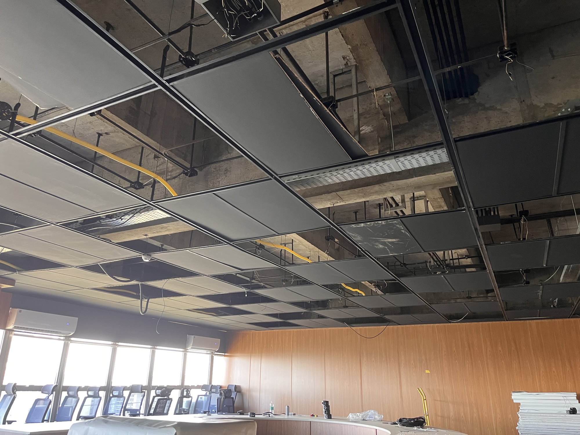 Sala de governança — infraestrutura