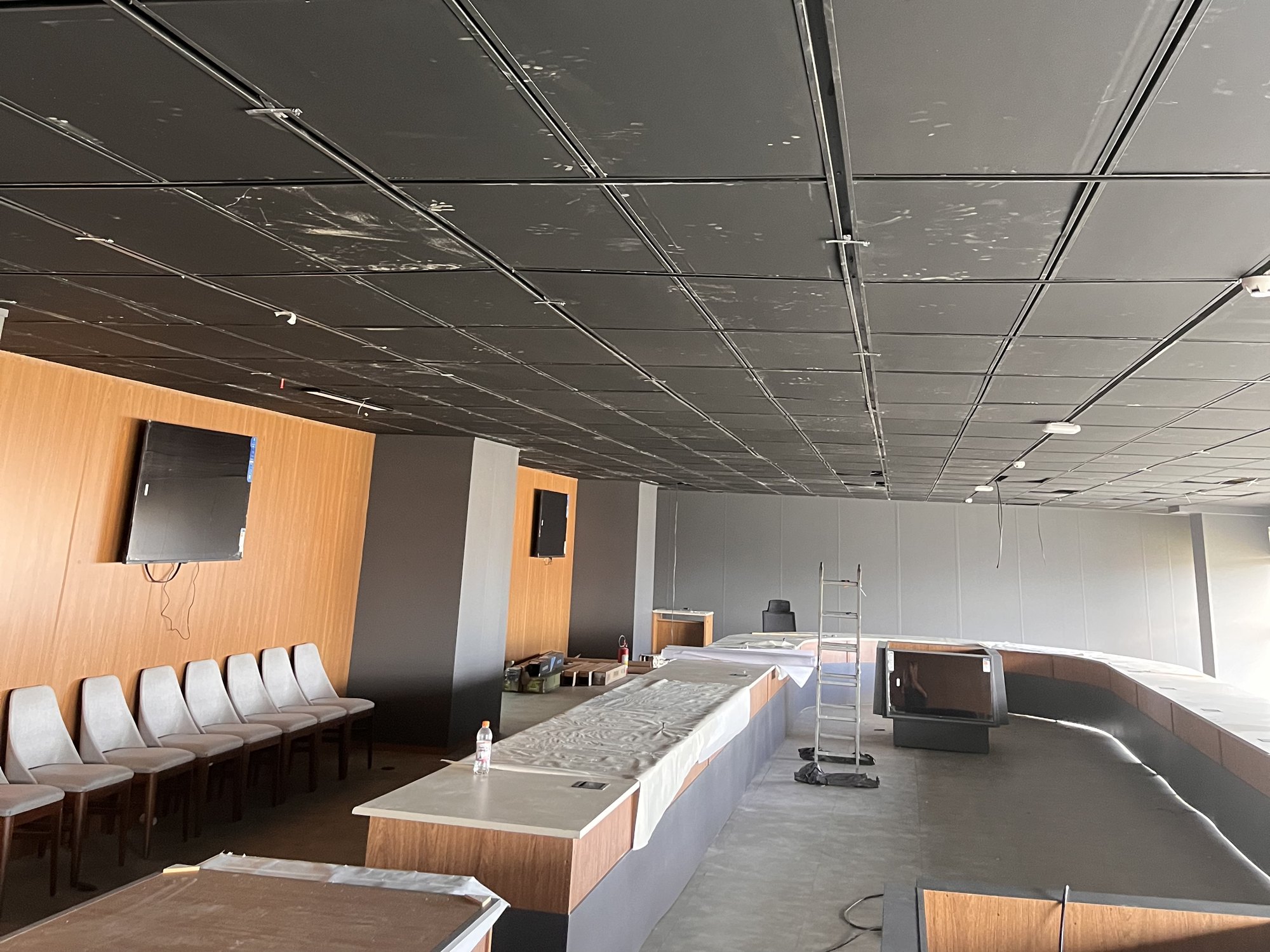 Sala de governança — forro novo